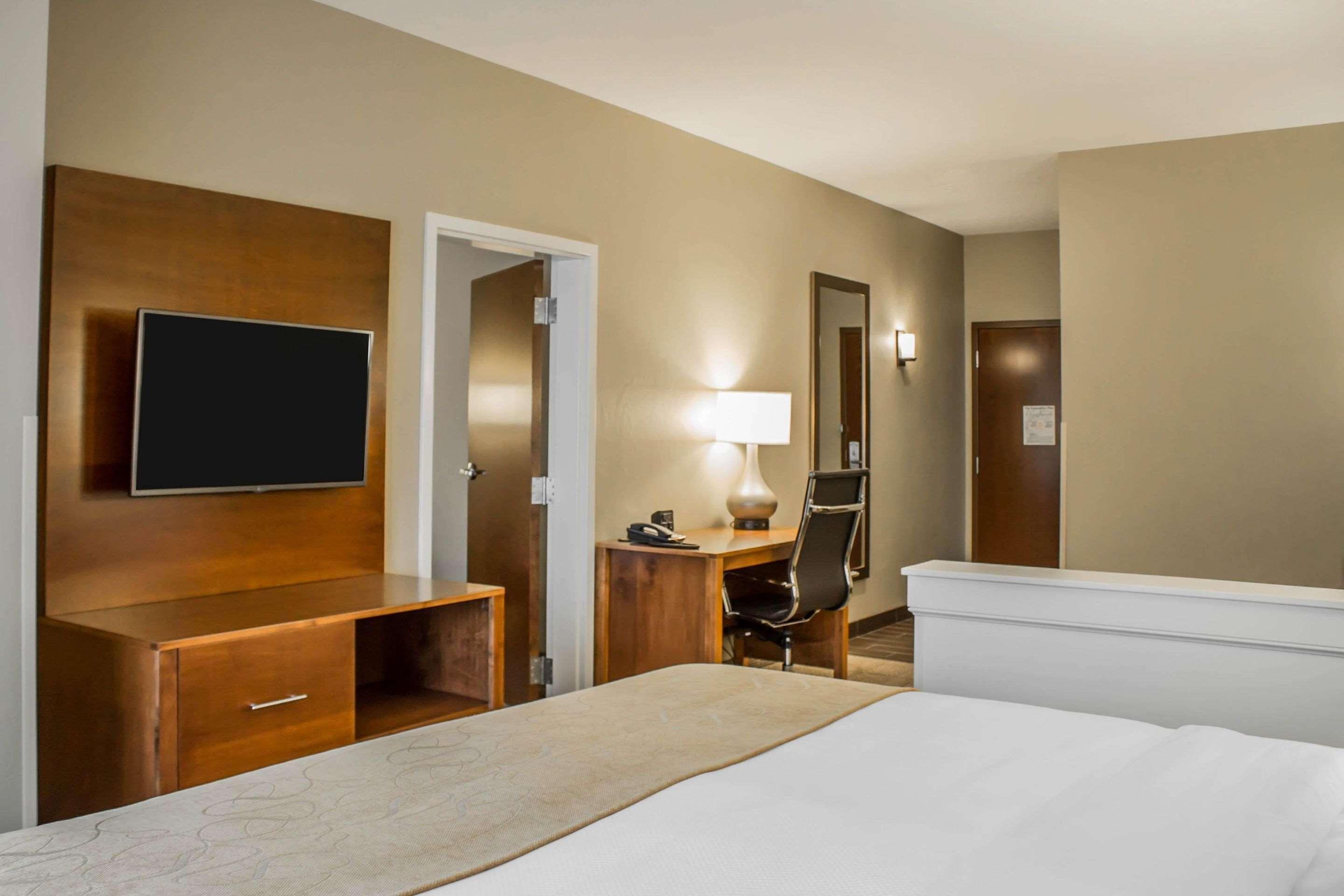Comfort Suites Hartville-North Canton Uniontown Exterior photo
